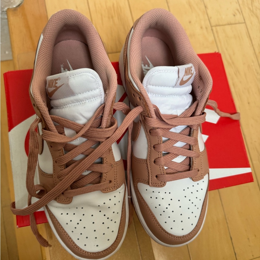 Nike Dunks Size 7, Rose Whisper/White. Brand new, worn once